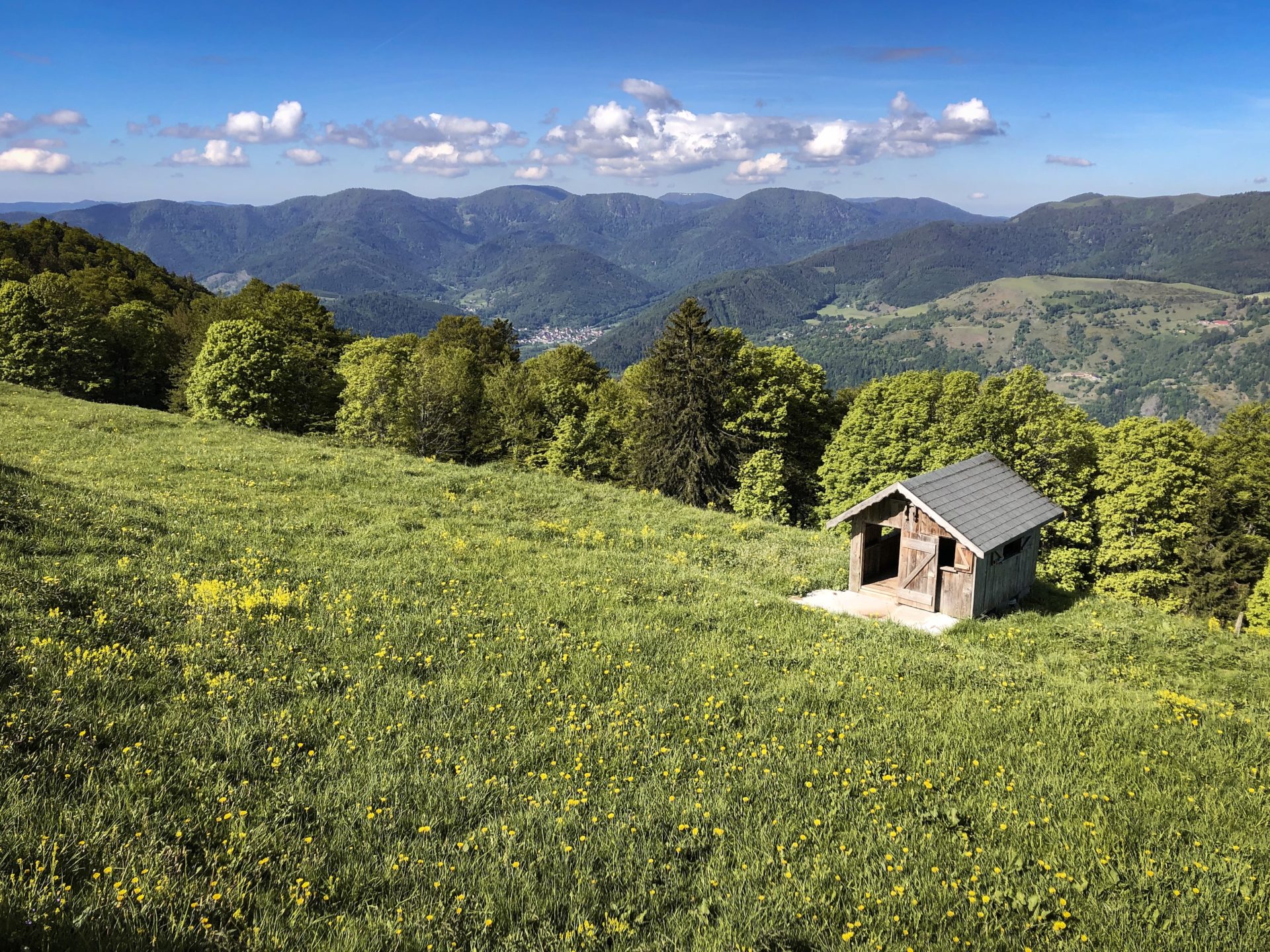 Caban d'enfant à la ferme-auberge du Treh dans les Vosges à l'occasion d'une randonnée