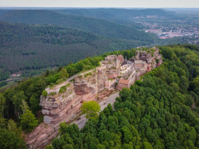 Le château du Haut-Barr en Alsace, au-dessus de Saverne dans le massif des Vosges