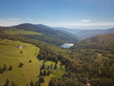 Panorama sur les Vosges et le lac de la Lauch près du Markstein